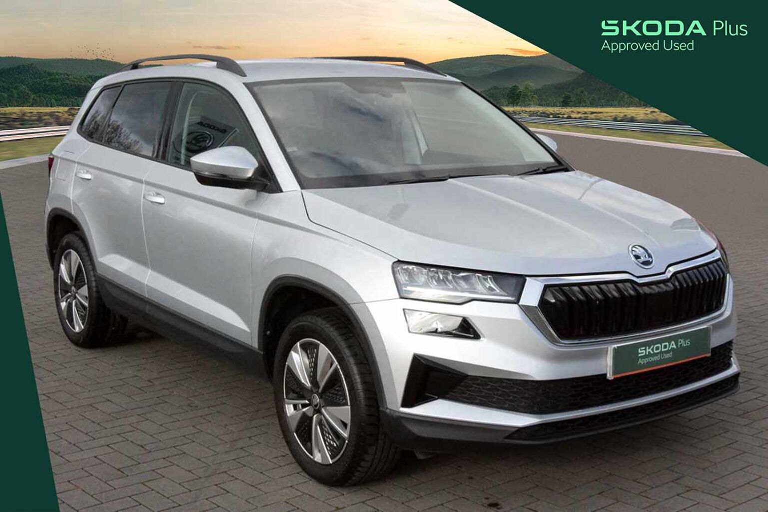 SKODA Karoq SE Drive 1.0 TSI 110 PS 6-speed manual