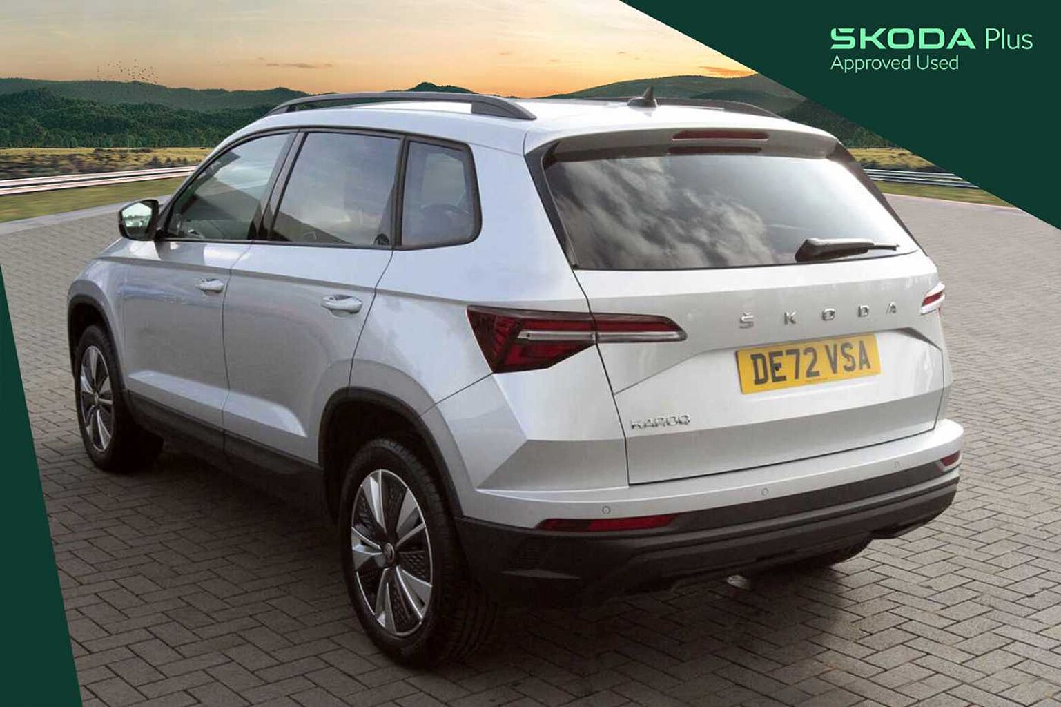 SKODA Karoq SE Drive 1.0 TSI 110 PS 6-speed manual