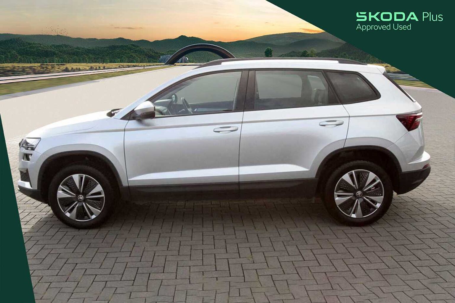 SKODA Karoq SE Drive 1.0 TSI 110 PS 6-speed manual