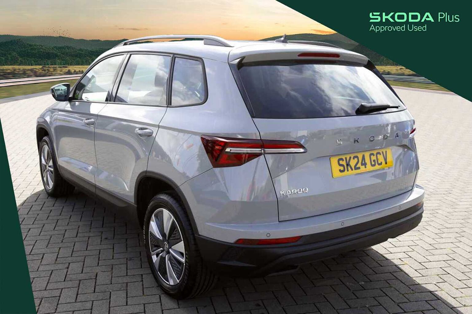 SKODA Karoq SE Drive 1.0 TSI 110 PS 6-speed manual