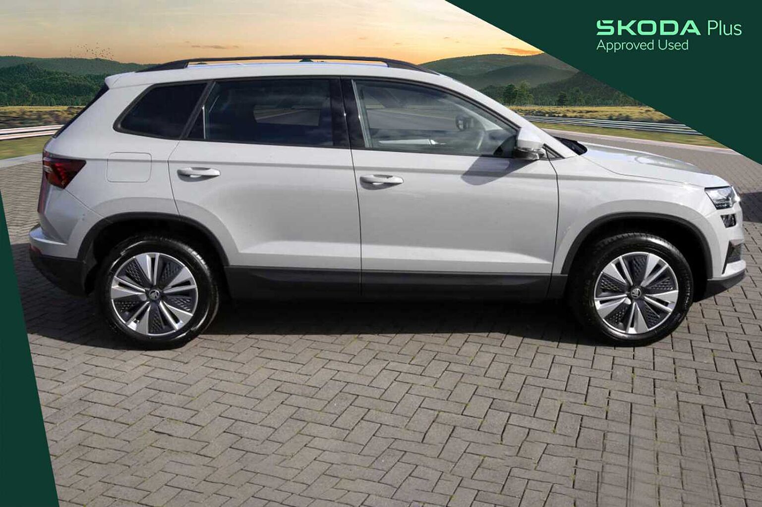 SKODA Karoq SE Drive 1.0 TSI 110 PS 6-speed manual