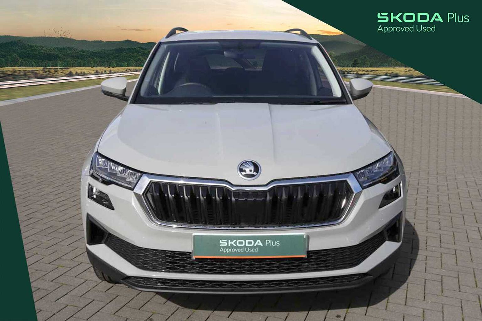 SKODA Karoq SE Drive 1.0 TSI 110 PS 6-speed manual