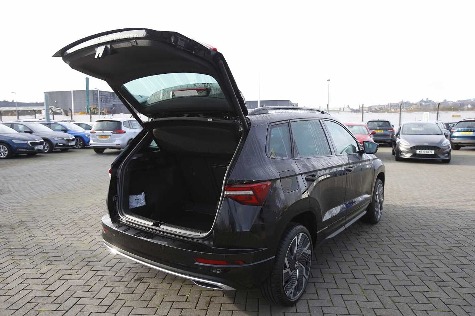 SKODA Karoq SportLine 1.5 TSI 150 PS DSG **AUTOMATIC**