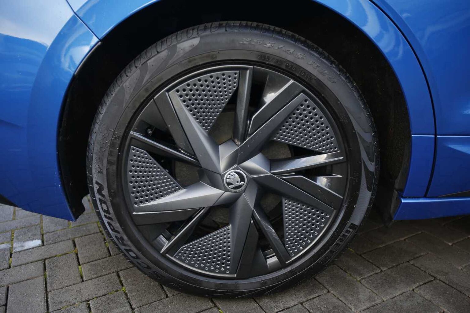 SKODA Enyaq Coupe iV vRS 82 kWh 299 PS Single speed 4x4